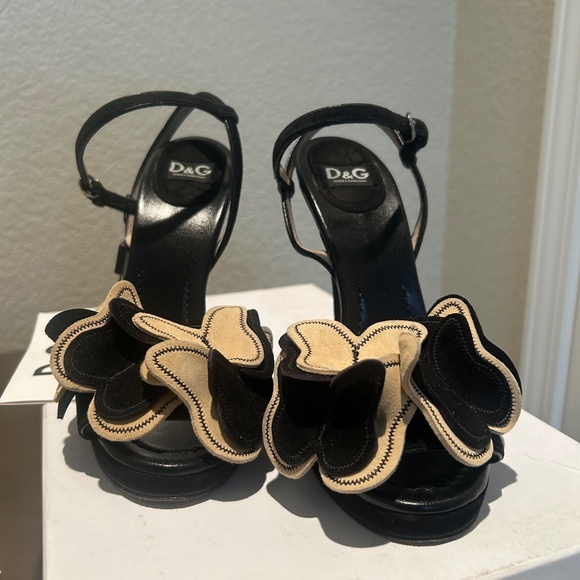 Dolce & Gabbana Black Suede Ankle Strap Heels Pumps Shoes D&G Black Suede Butterfly Embellished Ankle Strap 4.5” Heel